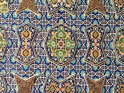 کاشی کاری معقلی